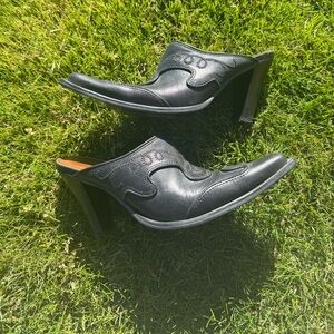 Nine West Black Leather Pointed-Toe Mules